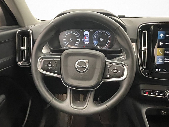 Volvo XC40 11 of 26