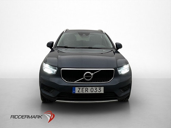 Volvo XC40 2 of 5