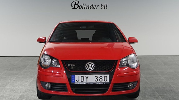 Volkswagen Polo 2 of 5