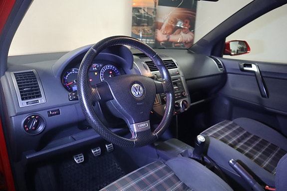 Volkswagen Polo 11 of 17
