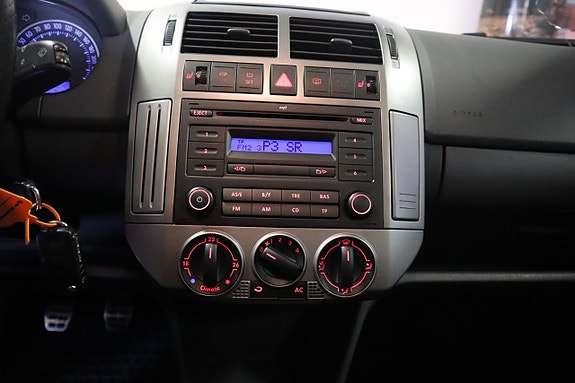 Volkswagen Polo 10 of 17