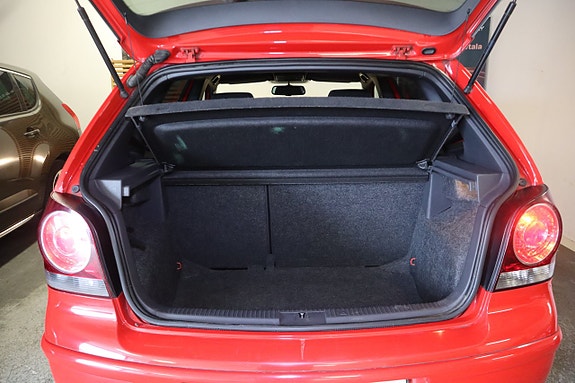 Volkswagen Polo 13 of 17