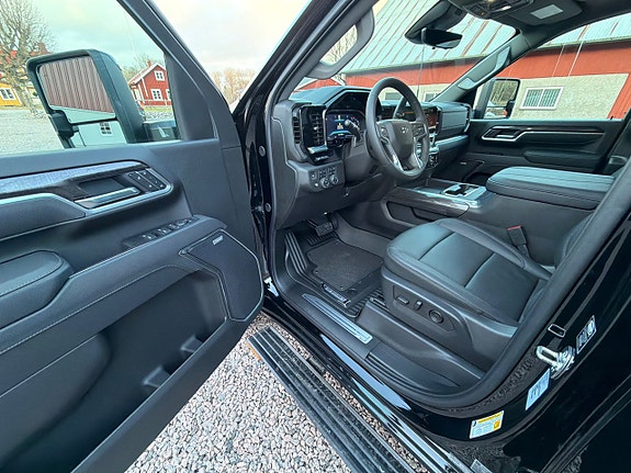 Chevrolet Silverado 2500 7 of 13