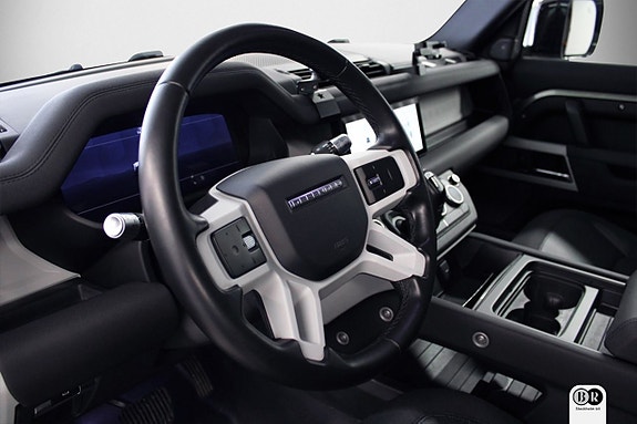 Land Rover Defender 110 5 of 20
