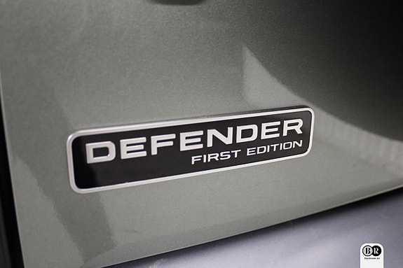 Land Rover Defender 110 19 of 20