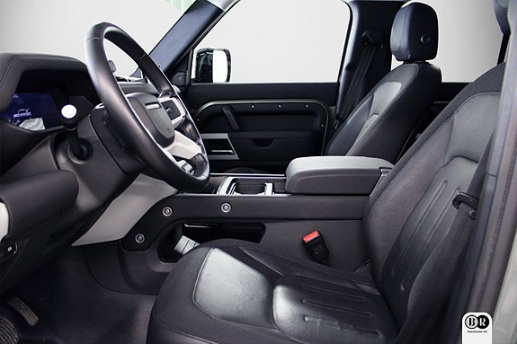Land Rover Defender 110 6 of 20