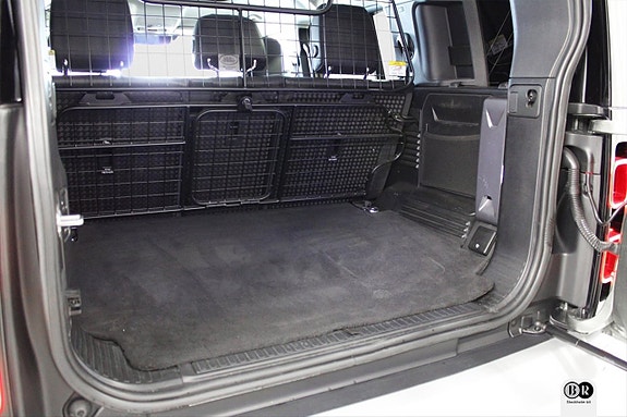 Land Rover Defender 110 20 of 20
