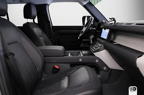 Land Rover Defender 110 3 of 20