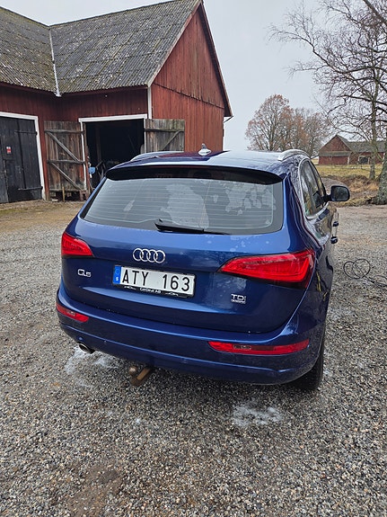 Audi Q5 2 of 5
