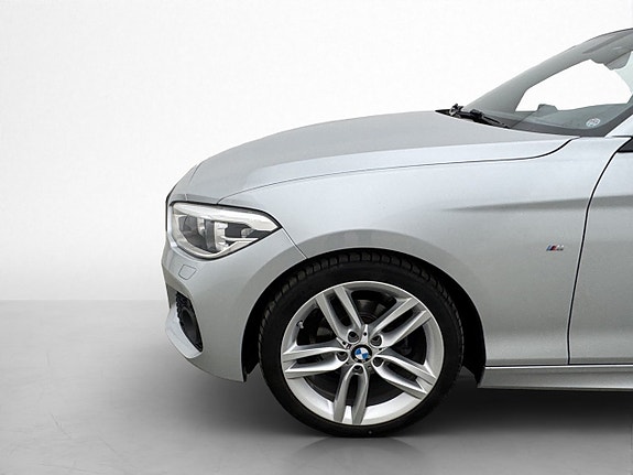 BMW 118i 25 of 28