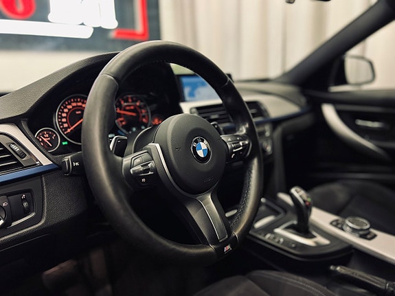 BMW 320d 11 of 30