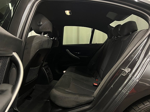 BMW 320d 9 of 30