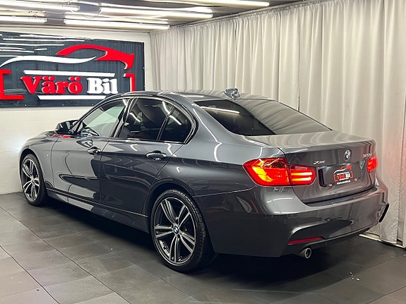 BMW 320d 2 of 5