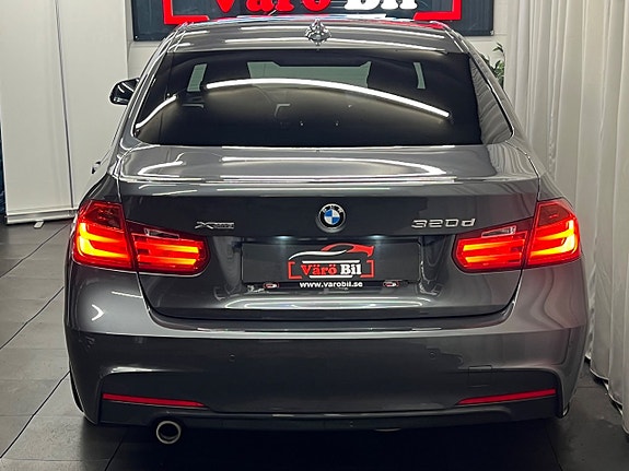 BMW 320d 3 of 5