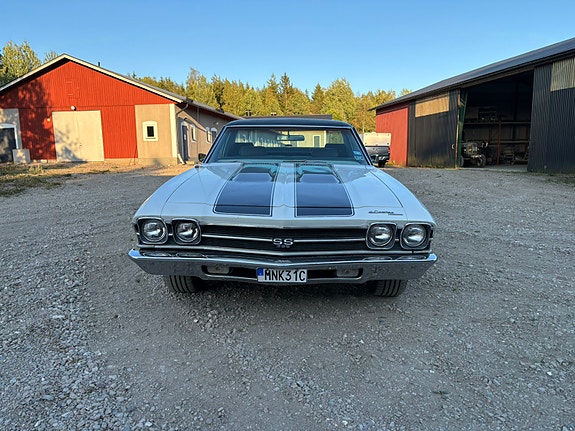 Chevrolet El Camino 2 of 5