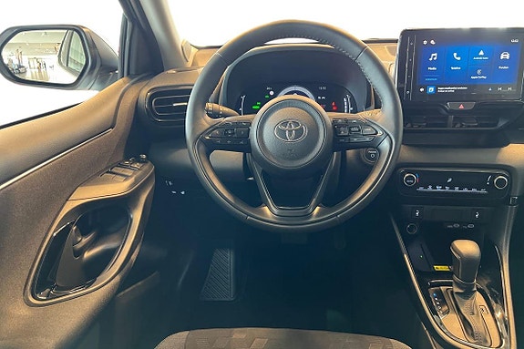 Toyota Yaris 13 of 21