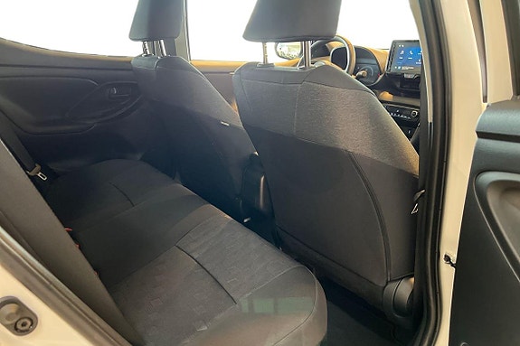 Toyota Yaris 16 of 21
