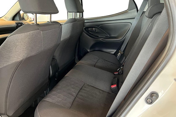 Toyota Yaris 17 of 21