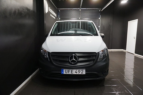 Mercedes-Benz Vito 111 2 of 5