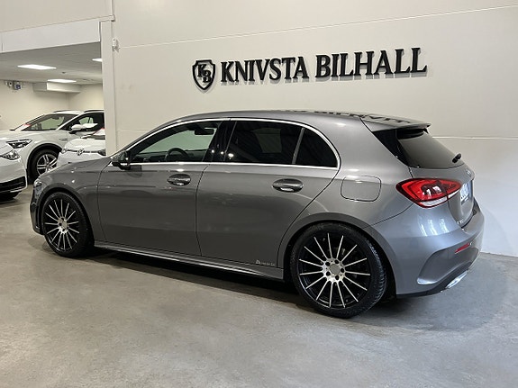 Mercedes-Benz A180 2 of 5