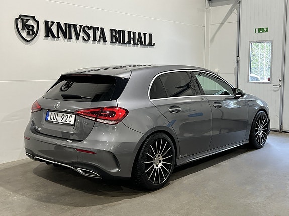 Mercedes-Benz A180 4 of 5