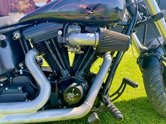 Harley-Davidson Custom 3 of 9