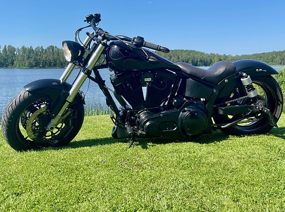 Harley-Davidson Custom 2 of 9
