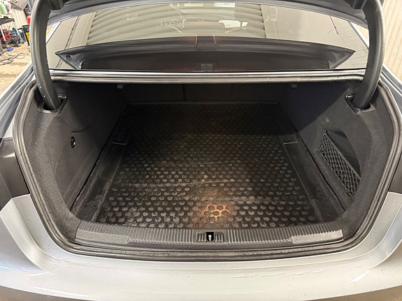 Audi A6 8 of 9