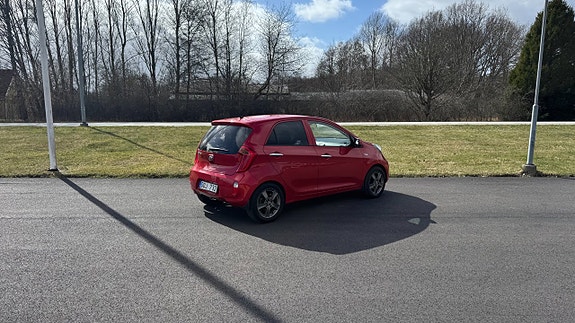 Kia Picanto 2 of 5