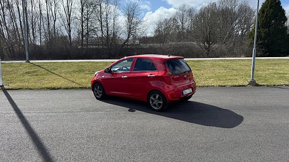 Kia Picanto 3 of 5