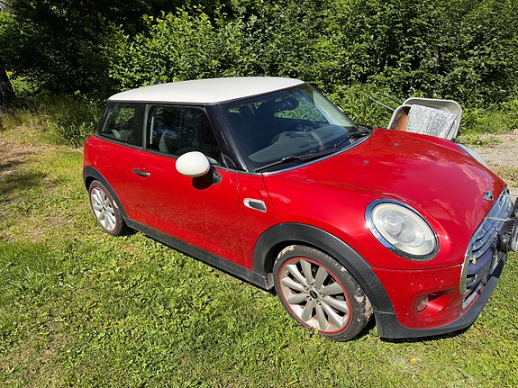 MINI Cooper 4 of 5