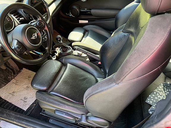 MINI Cooper 5 of 5