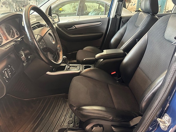 Mercedes-Benz B180 10 of 13