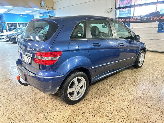 Mercedes-Benz B180 5 of 5
