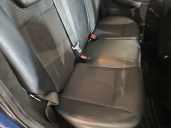 Mercedes-Benz B180 9 of 13