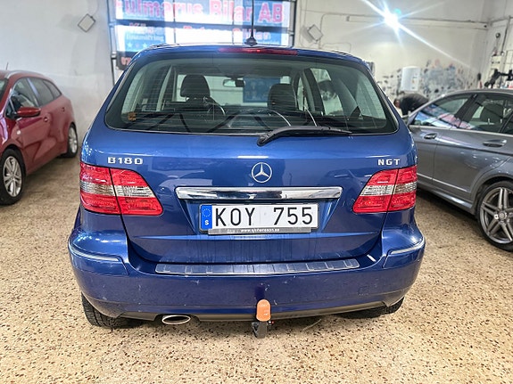 Mercedes-Benz B180 13 of 13