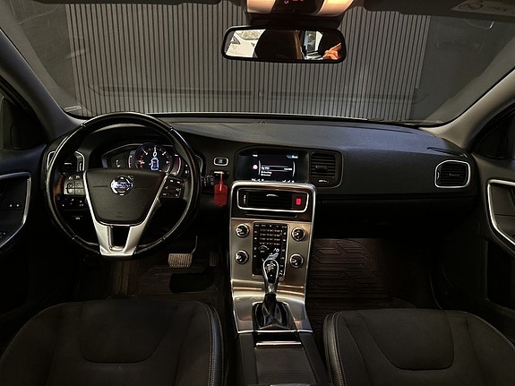 Volvo V60 15 of 27
