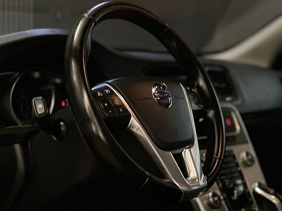Volvo V60 14 of 27