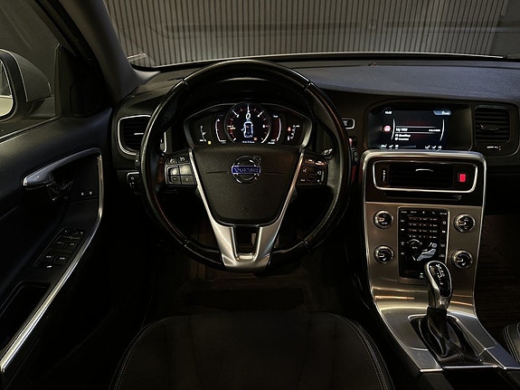 Volvo V60 16 of 27