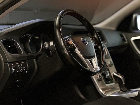 Volvo V60 13 of 27