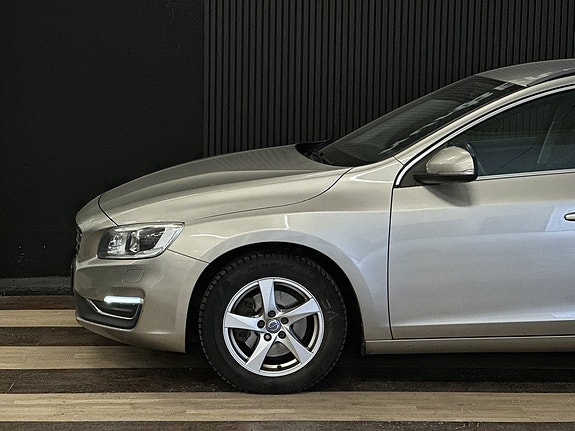 Volvo V60 6 of 27