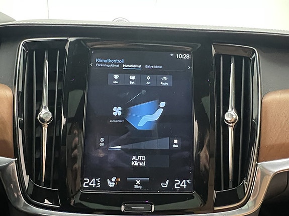 Volvo V90 26 of 30