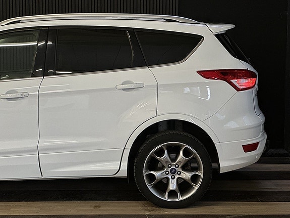Ford Kuga 8 of 27