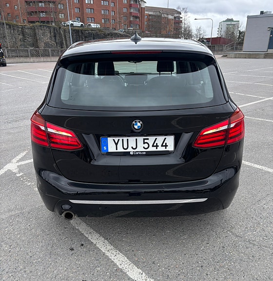 BMW 225xe 2 of 11