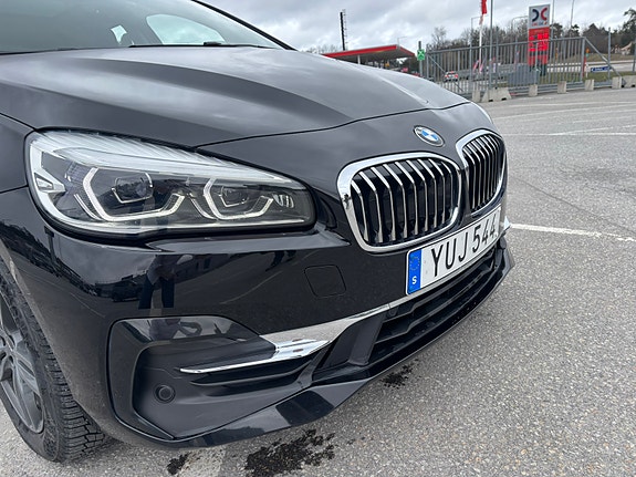 BMW 225xe 7 of 11