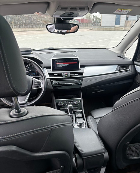 BMW 225xe 10 of 11