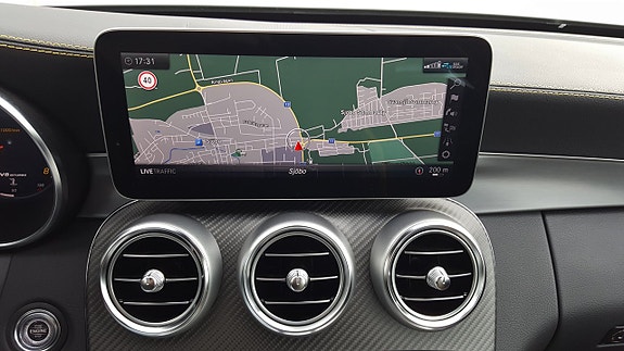 Mercedes-Benz C63 15 of 28