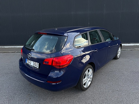 Opel Astra 4 of 5