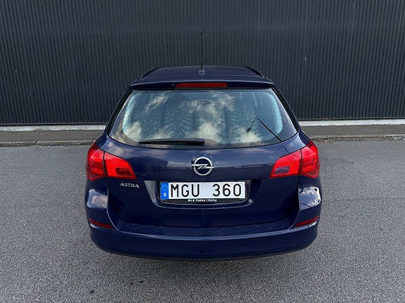Opel Astra 2 of 5