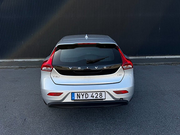 Volvo V40 4 of 10